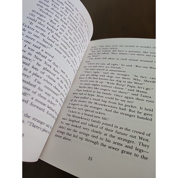 Vtg An American Tail Fievel Goes West Fievel To The Rescue Paperback Book 1991 - Picture 6 of 13